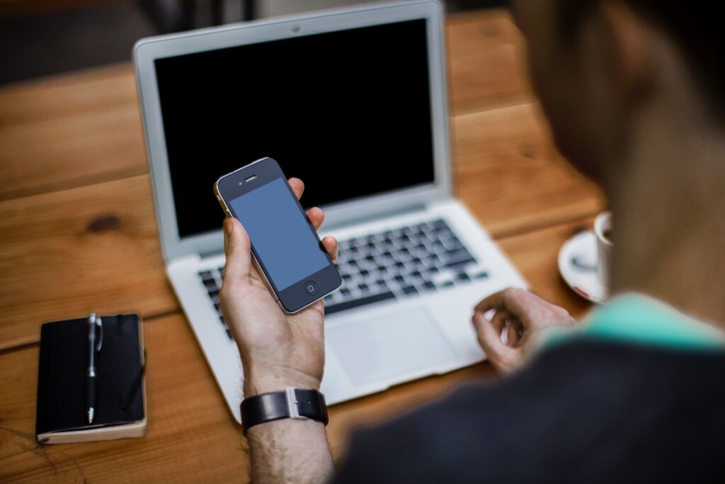 Can I Connect Both Laptops And Mobile Devices To The Hotspot?
