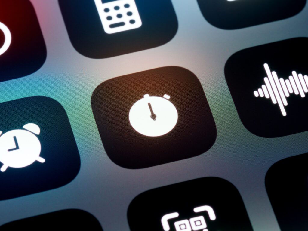Is There Any Performance Difference When Connecting To Various Operating Systems (Windows, MacOS, IOS, Android)?