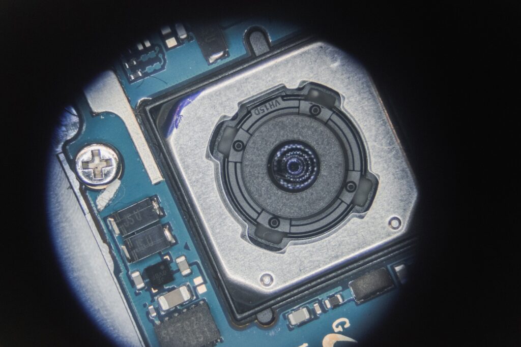 Does The Adapter Kit Include Tools For Ejecting And Handling SIM Cards?